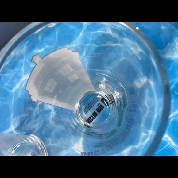 Doctor Who - Two Tardis Themed Glasses - ‼️✌️🍻 - Picture 9 of 9
